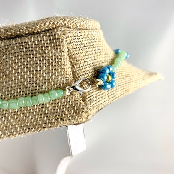 beaded daisy chain choker - Picture 2 of 4